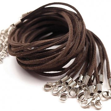 Kůže eko se zapínáním hnědá 45 cm