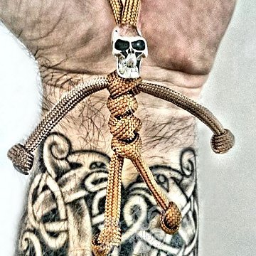 Kovový korálek na paracord - lebka