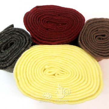 Filc ovčí rouno š. 15 cm / délka 0,5 m
