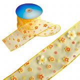 Jemná stuha š. 6 cm kytičky - žlutá 1 m